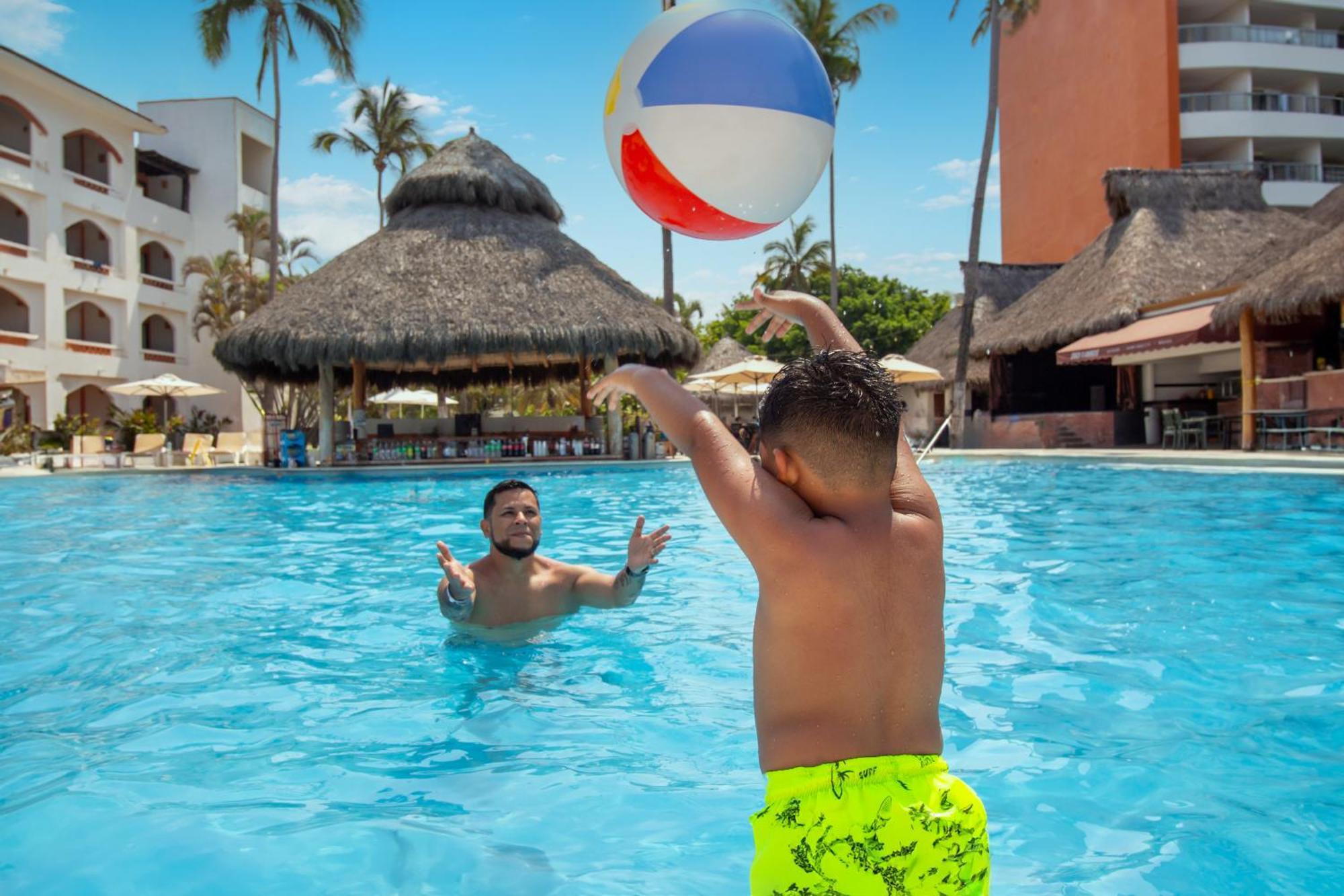Plaza Pelicanos Club Beach Resort All Inclusive Пуерто-Вальярта Екстер'єр фото